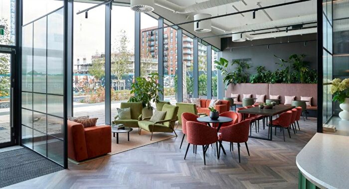 2 Bedroom Flat To Rent In The Green Quarter, London, UB1