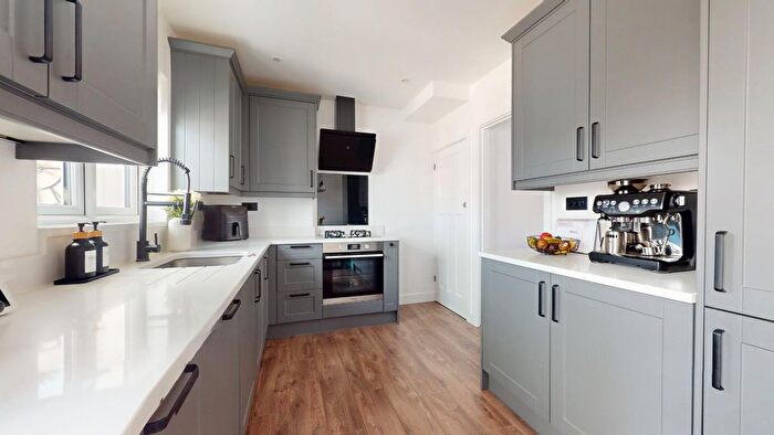 2 Bedroom End Terrace House For Sale In Abbey Road, Gravesend, Kent, DA12