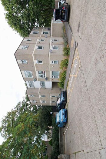 1 Bedroom Flat For Sale In Coppice Hatch, Harlow, CM18