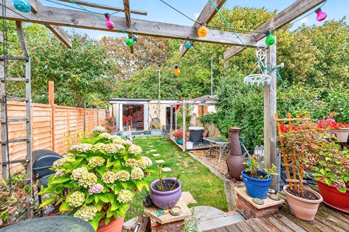 4 Bedroom Terraced House For Sale In Hawthorn Crescent, Cosham, PO6