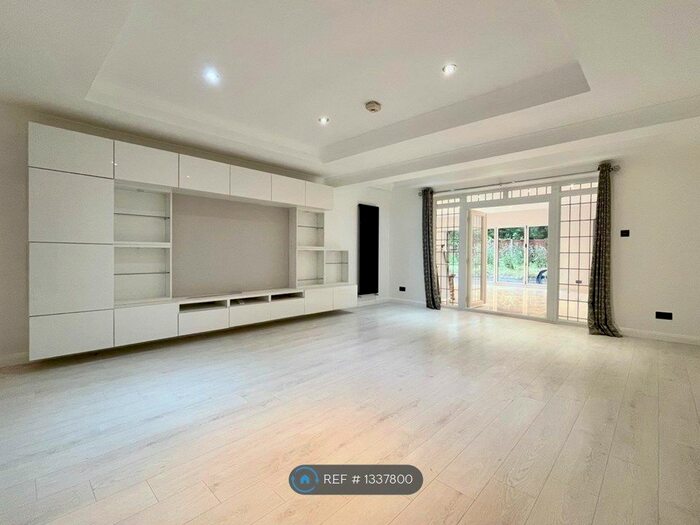 5 Bedroom Semi-Detached House To Rent In Kent House Road, Beckenham, BR3
