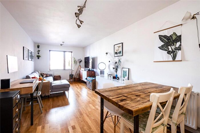 1 Bedroom Flat For Sale In Madoc Close, London, NW2