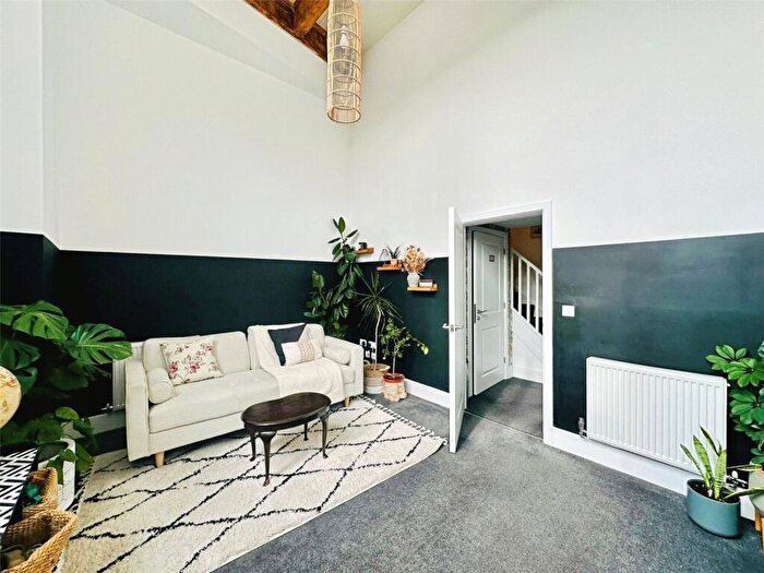 2 Bedroom Flat To Rent In Cowper Street, Leicester, Leicestershire, LE2