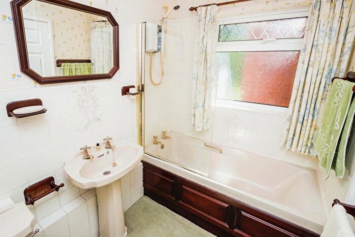 2 Bedroom Semi-Detached House For Sale In Dulverton Avenue, Vicars Cross, Chester, CH3