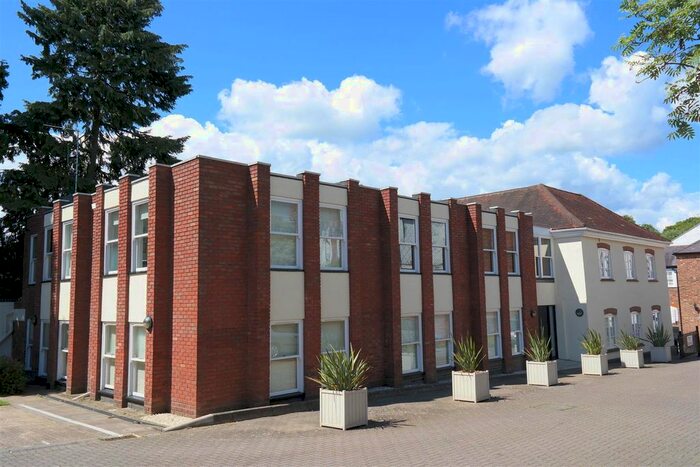 1 Bedroom Flat To Rent In Lower Dagnall Street, St Albans, Hertfordshire, AL3