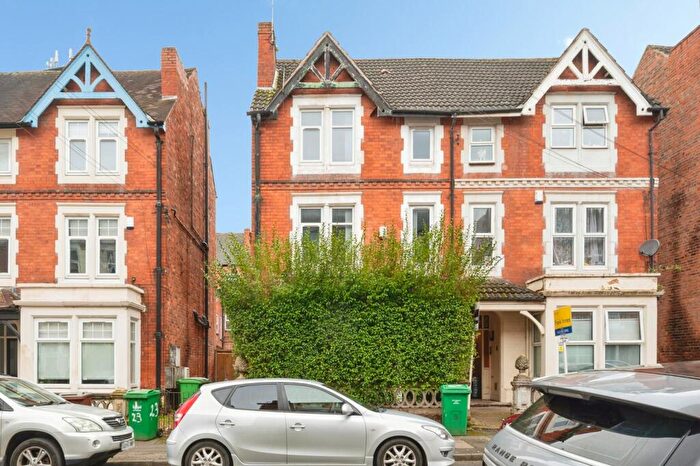 6 Bedroom House For Sale In Burford Road, Nottingham, Nottinghamshire, NG7