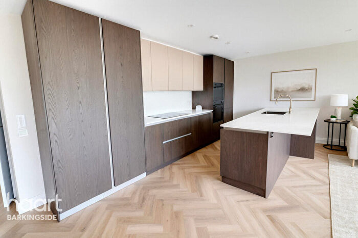 3 Bedroom Semi-Detached Bungalow For Sale In Peachtree Close, Hainault, IG6