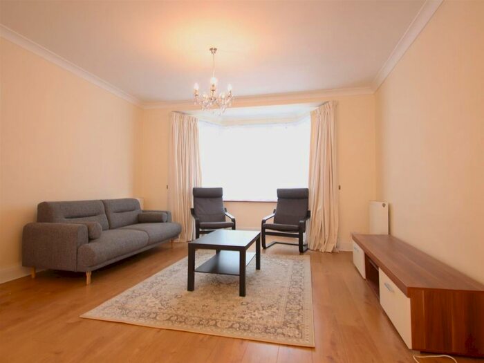 5 Bedroom Detached House To Rent In Greyhound Hill, London, NW4