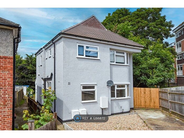 3 Bedroom Flat To Rent In Meadowview Road, London, SE6