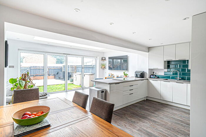 3 Bedroom Terraced House For Sale In Alliston Way, Whitchurch, RG28