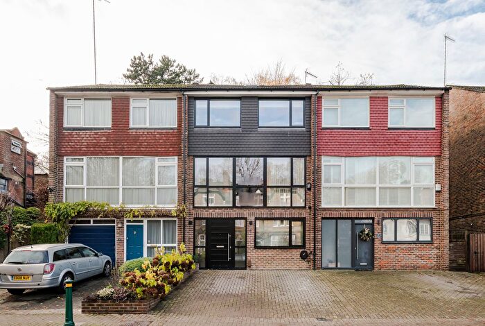 3 Bedroom Terraced House For Sale In Lower Camden, Chislehurst, BR7
