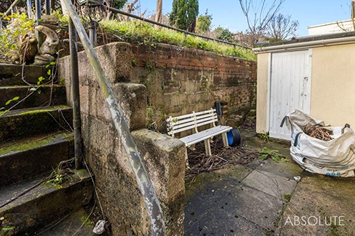 2 Bedroom Flat For Sale In Cartwright Crescent, Teignmouth, TQ14