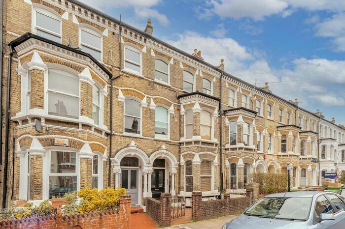 2 Bedroom Flat To Rent In Mayflower Road, London, SW9