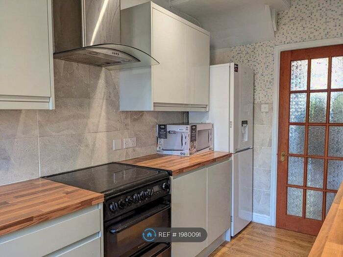 4 Bedroom Semi-Detached House To Rent In Forest Road, Fishponds, Bristol, BS16