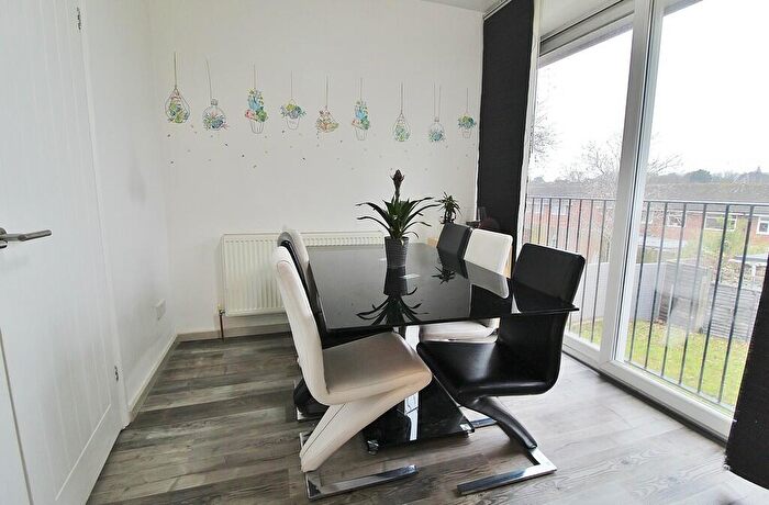 4 Bedroom Detached Bungalow For Sale In Stakes Road, Purbrook, PO7