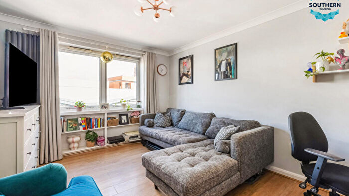 1 Bedroom Flat For Sale In Old Market Court, Crown Road, Sutton, SM1