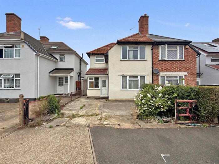 3 Bedroom Semi Detached House For Sale In St. Heliers Avenue, Hounslow, TW3