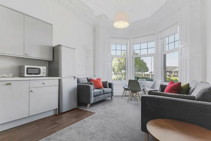 3 Bedroom Flat To Rent In Union Street, Stirling Town, Stirling, FK8