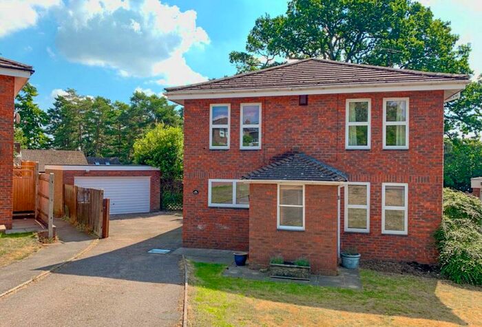 4 Bedroom Detached House To Rent In Oaklea, Welwyn, AL6