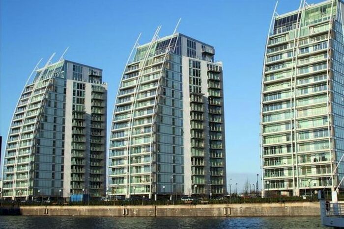 1 Bedroom Flat To Rent In N V Building, The Quays, Salford, Lancashire, M50