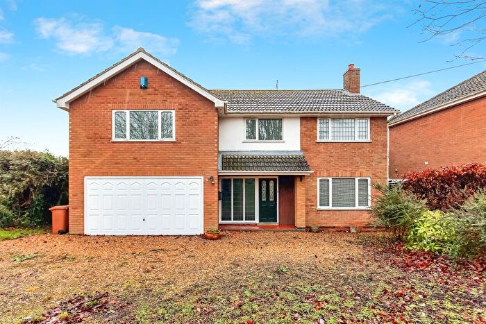 4 Bedroom Detached House For Sale In Isham Road, Orlingbury, Kettering, NN14