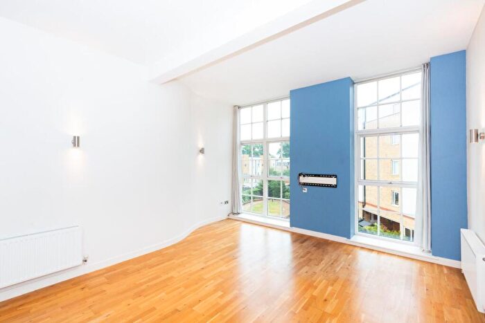 1 Bedroom Flat To Rent In Enfield Road, Haggerston, N1