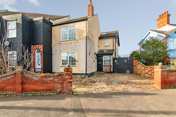 3 Bedroom End Of Terrace House For Sale In Birds Lane, Lowestoft, NR33