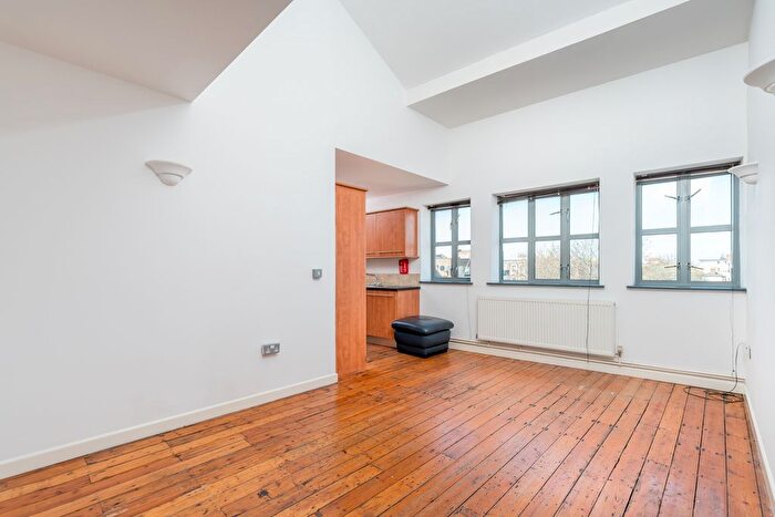 2 Bedroom Flat To Rent In Hackney, N16