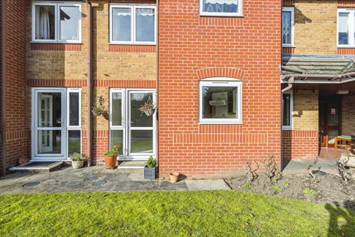 1 Bedroom Retirement Property For Sale In Royston Court, Hinchley Wood, KT10
