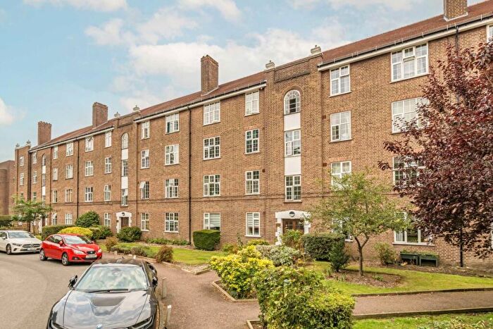 1 Bedroom Flat To Rent In Birkenhead Avenue, Kingston Upon Thames, KT2