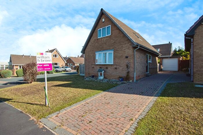 2 Bedroom Detached Bungalow For Sale In Anston Drive, South Elmsall, Pontefract, WF9