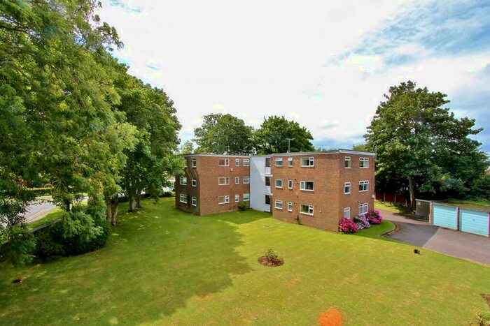 2 Bedroom Flat To Rent In Goring Street, Worthing, BN12