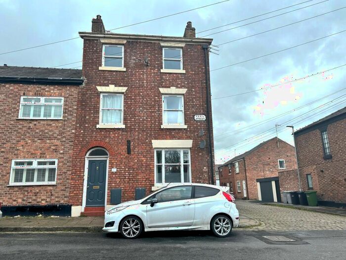 1 Bedroom Flat To Rent In Peel Street, Macclesfield, SK11