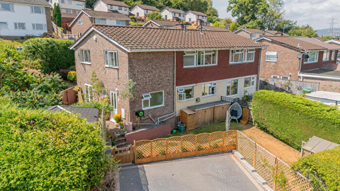 4 Bedroom Semi-Detached House For Sale In College Glade, Newport, NP18