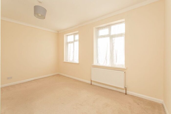 3 Bedroom Terraced House For Sale In Buckland Avenue, Dover, CT16