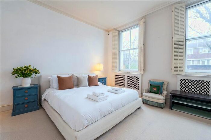 2 Bedroom Flat To Rent In Redcliffe Gardens (), Chelsea, London, SW10