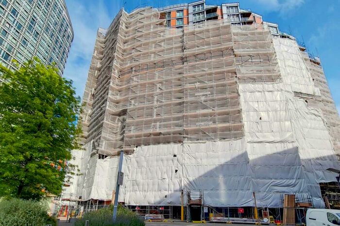 2 Bedroom Flat To Rent In New Providence Wharf, Canary Wharf, London, E14