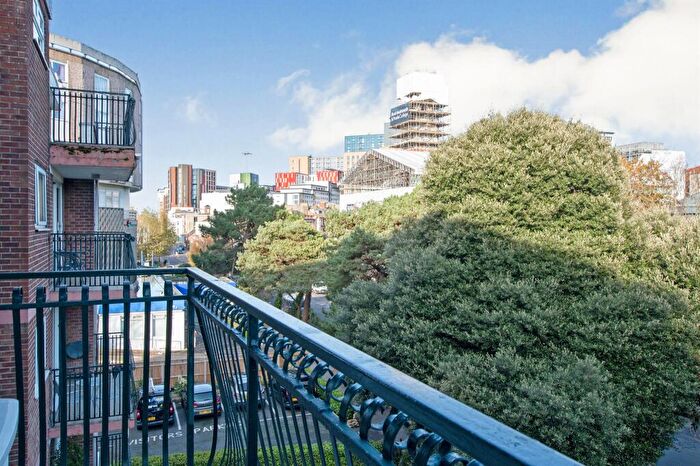 2 Bedroom Flat For Sale In Meyrick Road, Bournemouth, BH1
