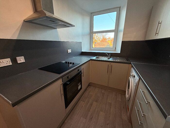 2 Bedroom Flat To Rent In Forfar Road, Stobswell, Dundee, DD4