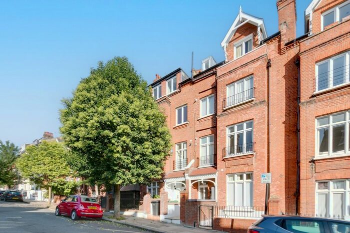 2 Bedroom Flat To Rent In Denning Road, London, NW3