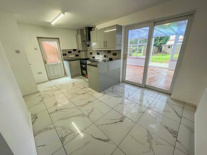 3 Bedroom Semi-Detached House To Rent In Larch Road, Kingswinford, DY6