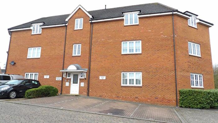 2 Bedroom Flat To Rent In Snowshill Close, Daventry, NN11