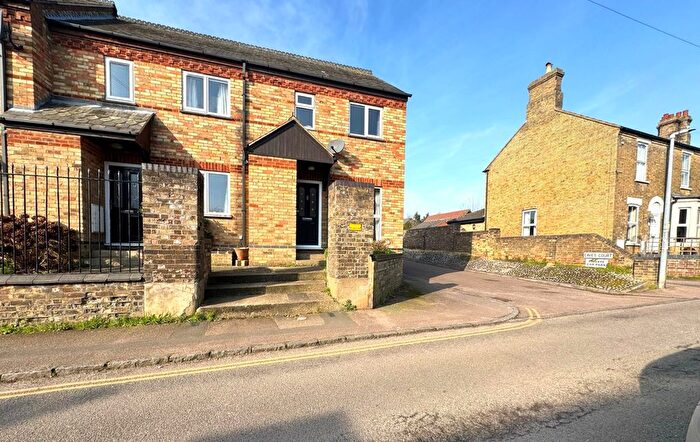 2 Bedroom Property To Rent In Chapel Street, Potton, Sandy, SG19