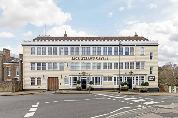 3 Bedroom Flat To Rent In North End Way, London, NW3