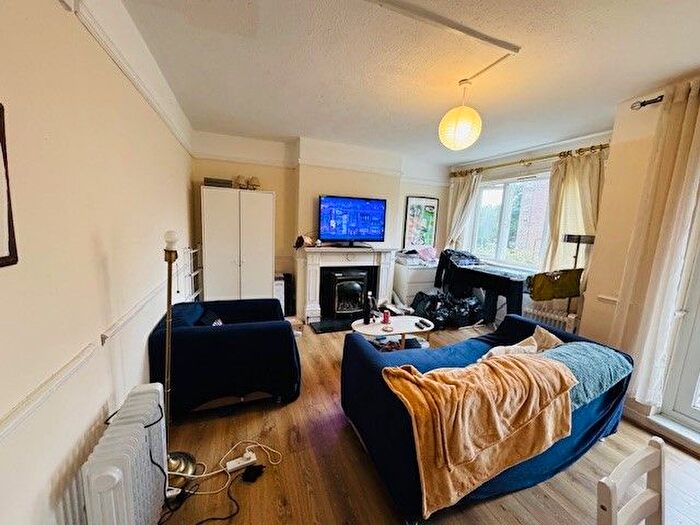3 Bedroom Flat To Rent In Shaftesbury Court, Shaftesbury Street, London, N1