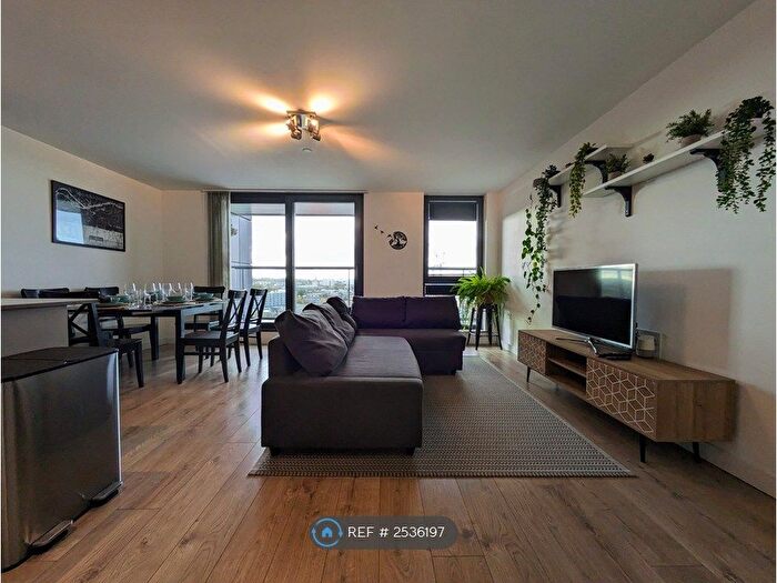 3 Bedroom Flat To Rent In Rotherhithe New Road, London, SE16