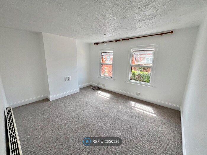 2 Bedroom Terraced House To Rent In South Street, Caversham, Reading, RG4