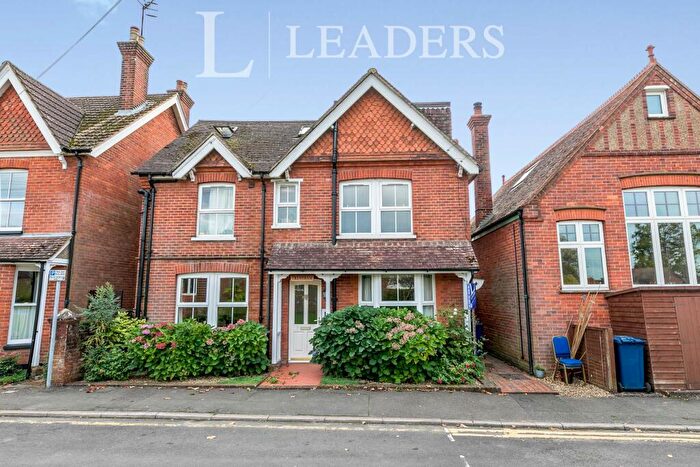 1 Bedroom Flat To Rent In Victoria Road, GU6