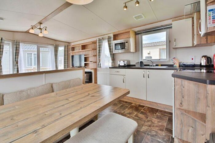 3 Bedroom Lodge For Sale In Mallard Lake, Cotswold Hoburne, Cotswold Lakes, GL7