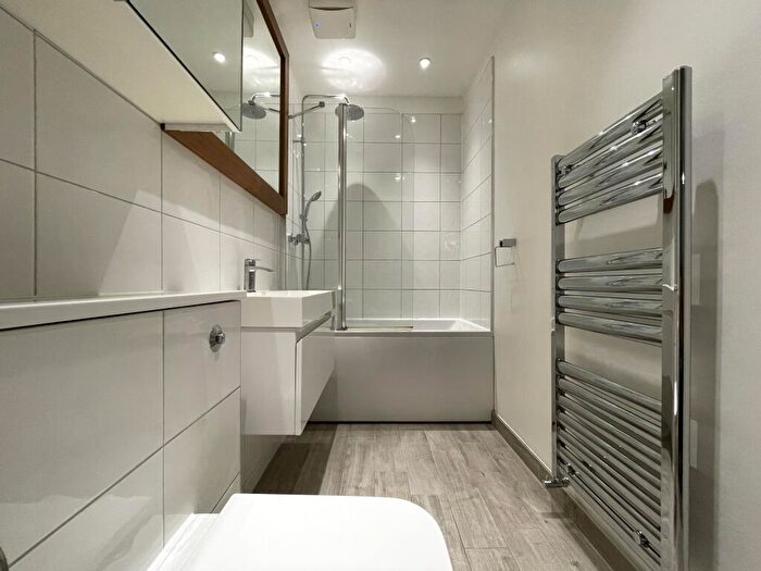 2 Bedroom Flat To Rent In Hammelton Road, Bromley, BR1